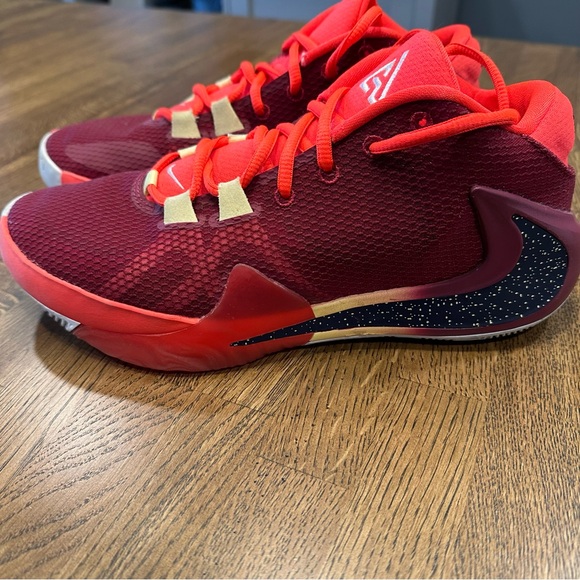 Nike Zoom Freak 1 Men’s Sneakers - Picture 2 of 6